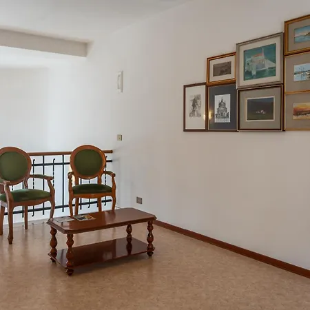 מלון Casa Del Pellegrino - 2*